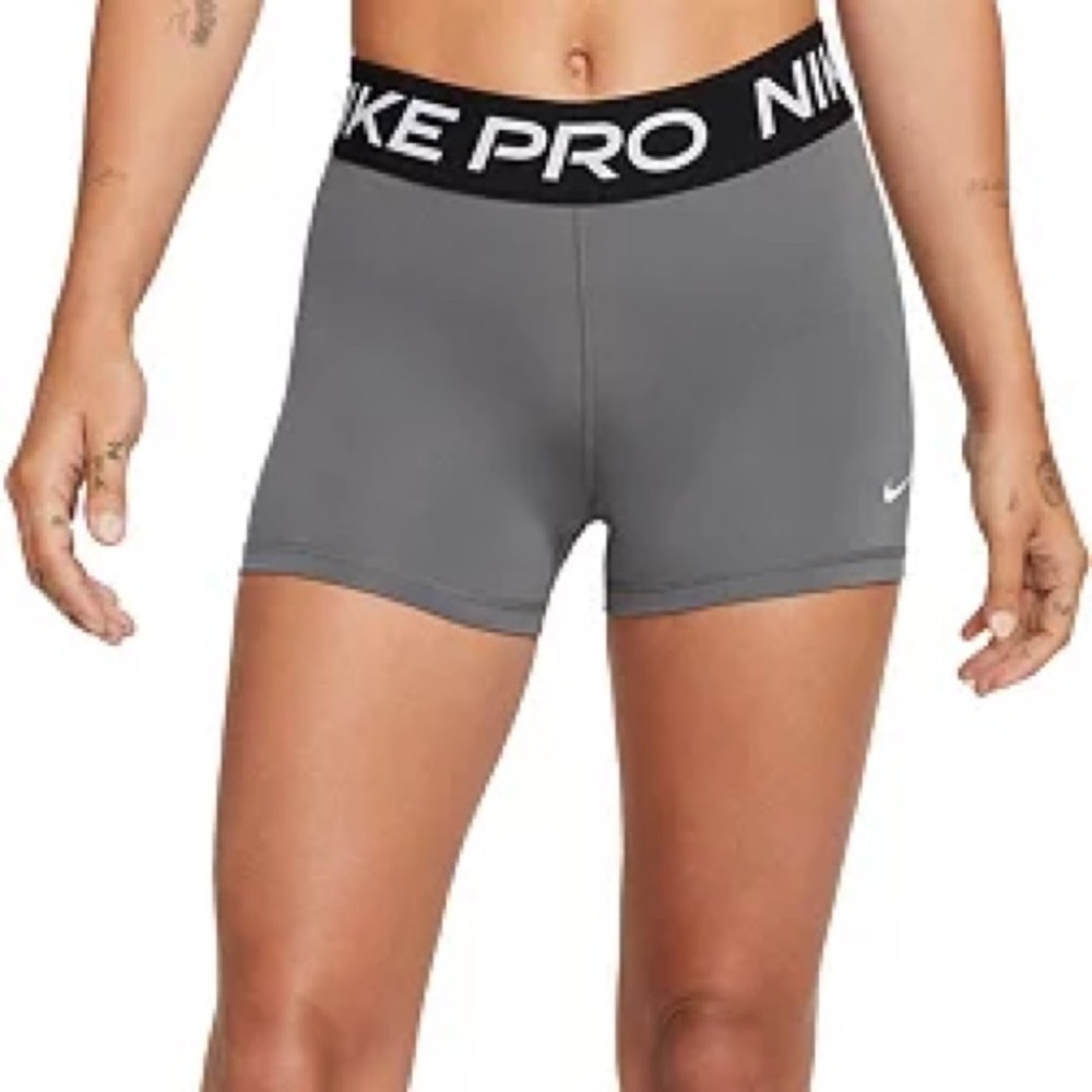 Nike Women's Pro 3” Shorts grey